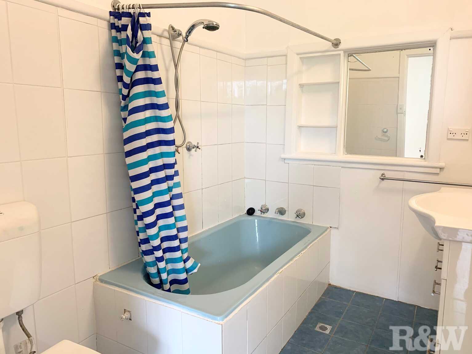 21 Blue Hills Crescent Blacktown